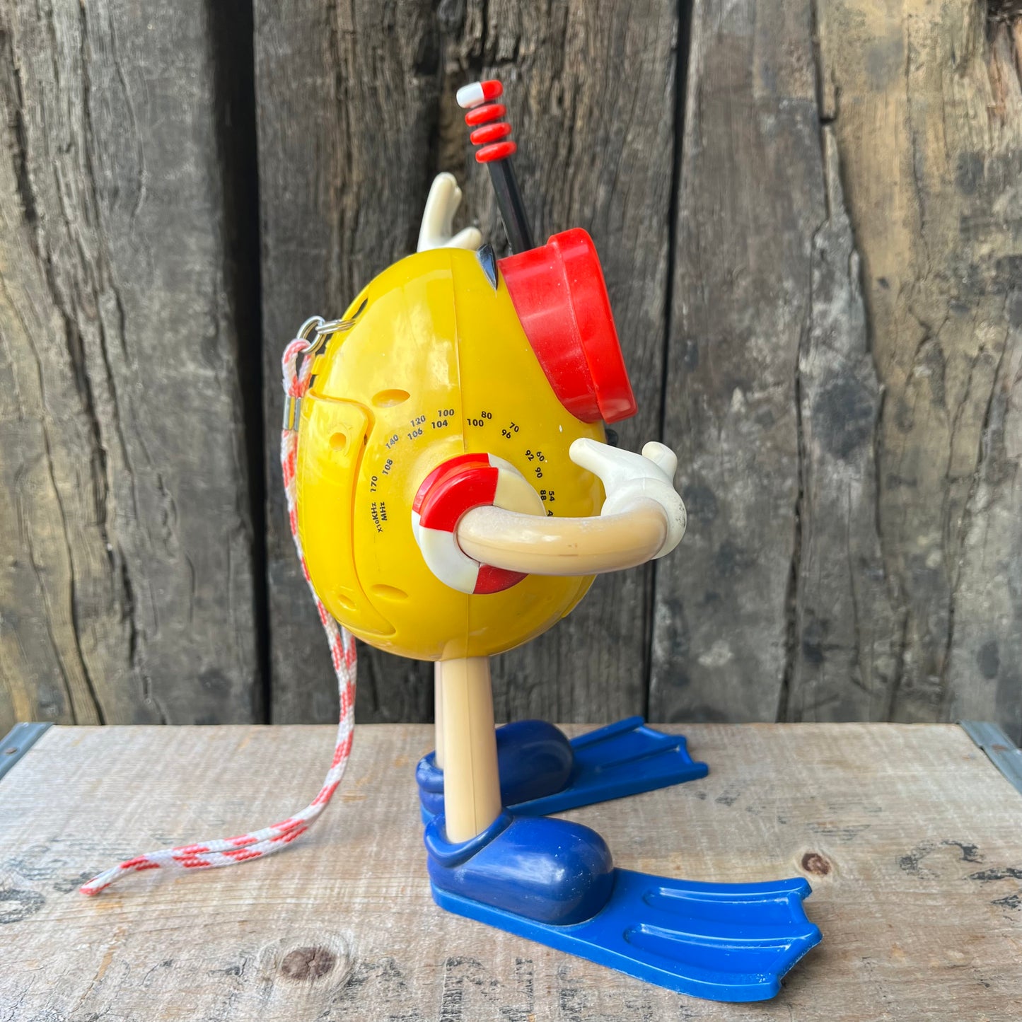 【USA vintage】m&m’s scuba diving AM- FM Radio