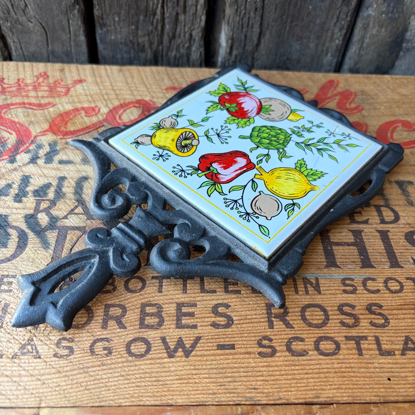 【USA vintage】SEVEN STAR
Footed Cast Iron Tile