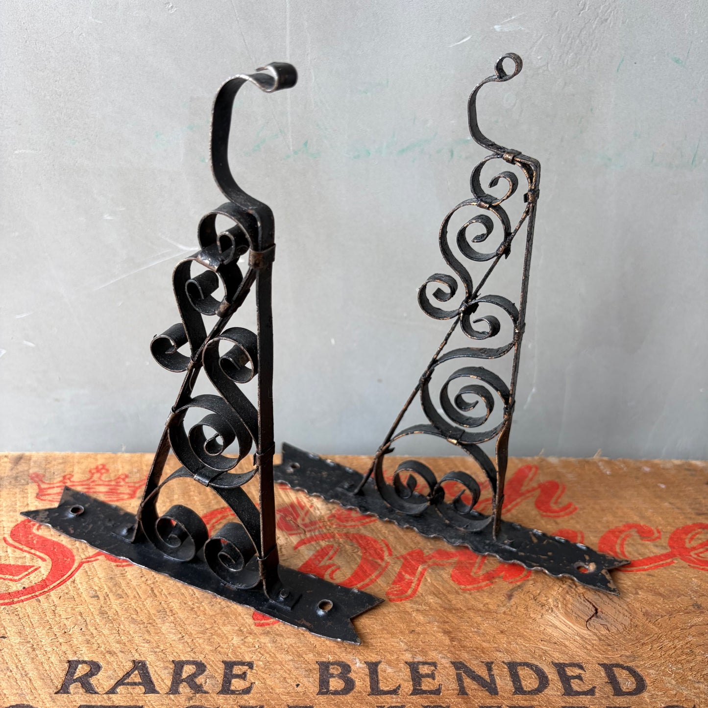 【USA vintage】Iron Bracket