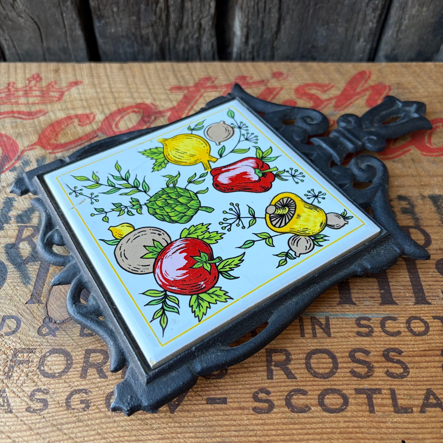 【USA vintage】SEVEN STAR
Footed Cast Iron Tile