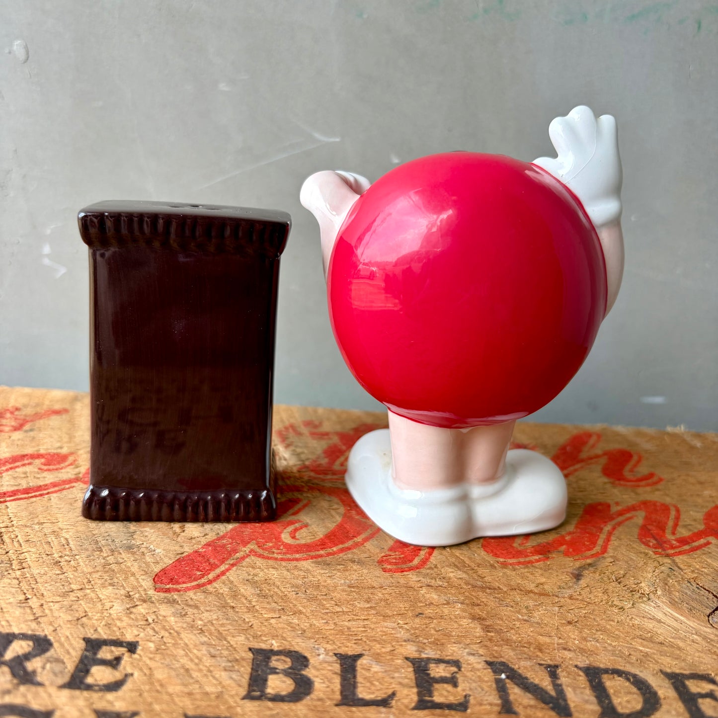 【USA vintage】M&M Candy Salt and Pepper Shakers