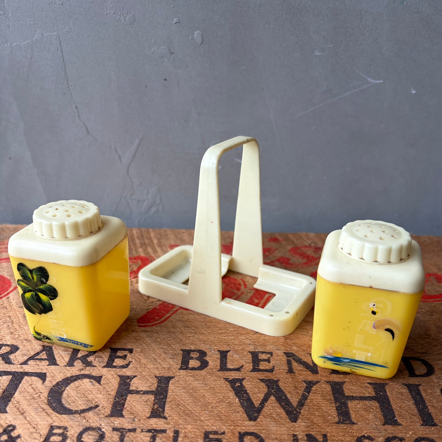【USA vintage】Lustro-Ware Salt & Pepper