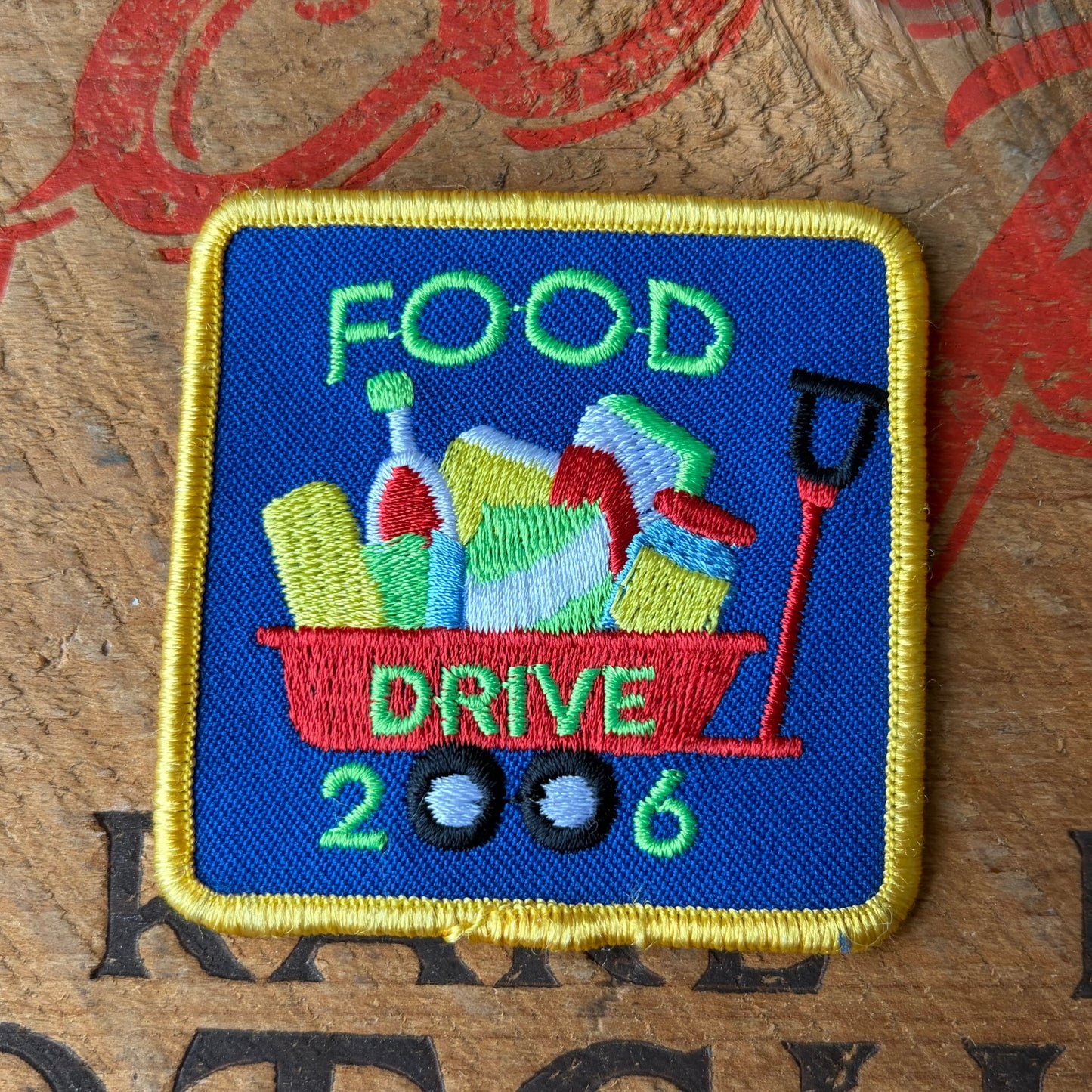 【USA vintage】Girl Scout Patch Food Drive 2006