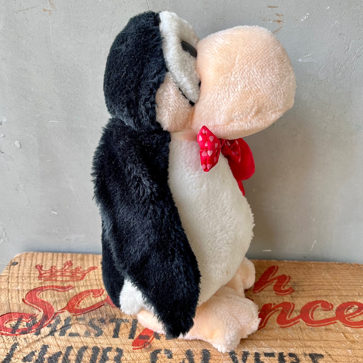 【USA vintage】1984 DUNKIN Opus the Penguin Plush