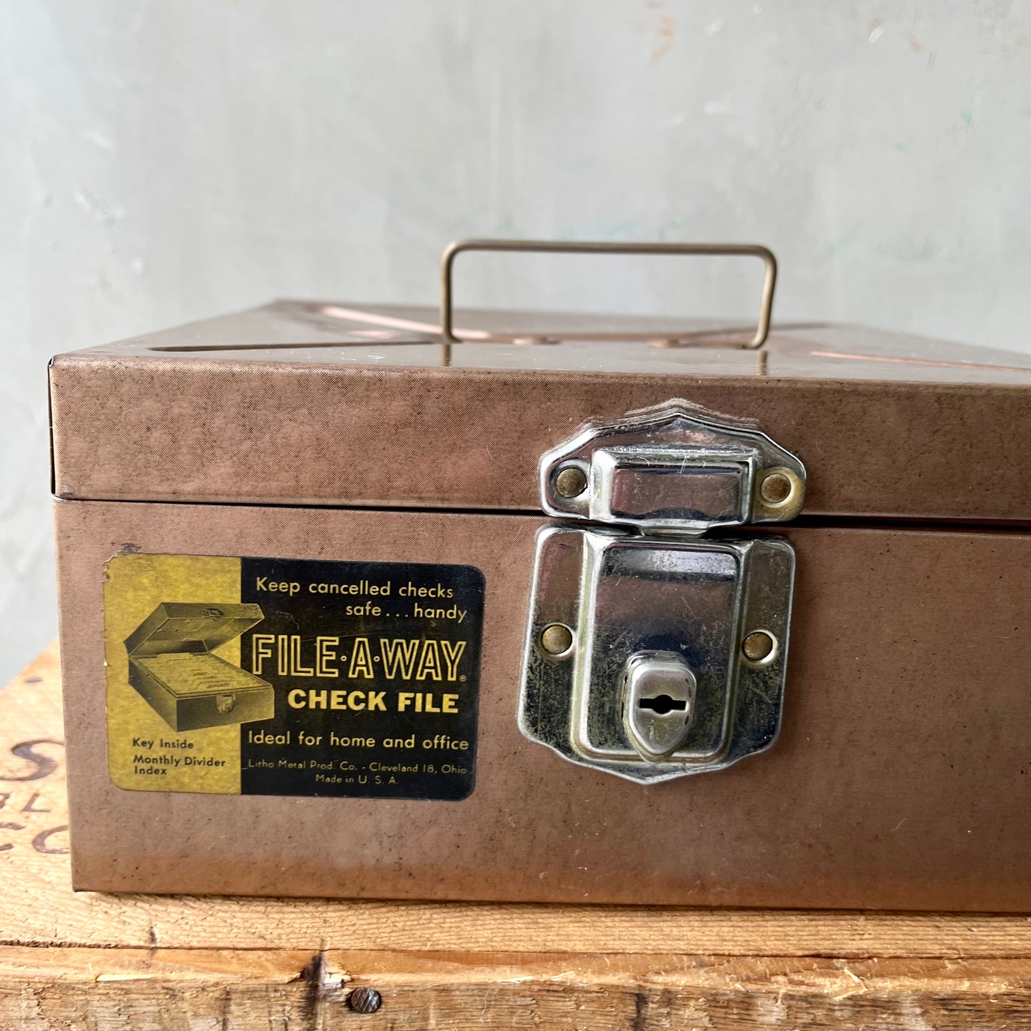 【USA vintage】Litho Metal Products Co. FILE-A-WAY File Box