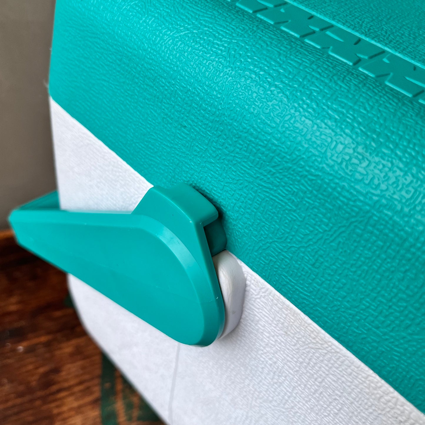 【USA vintage】90s Rubbermaid Aqua
クーラーボックス