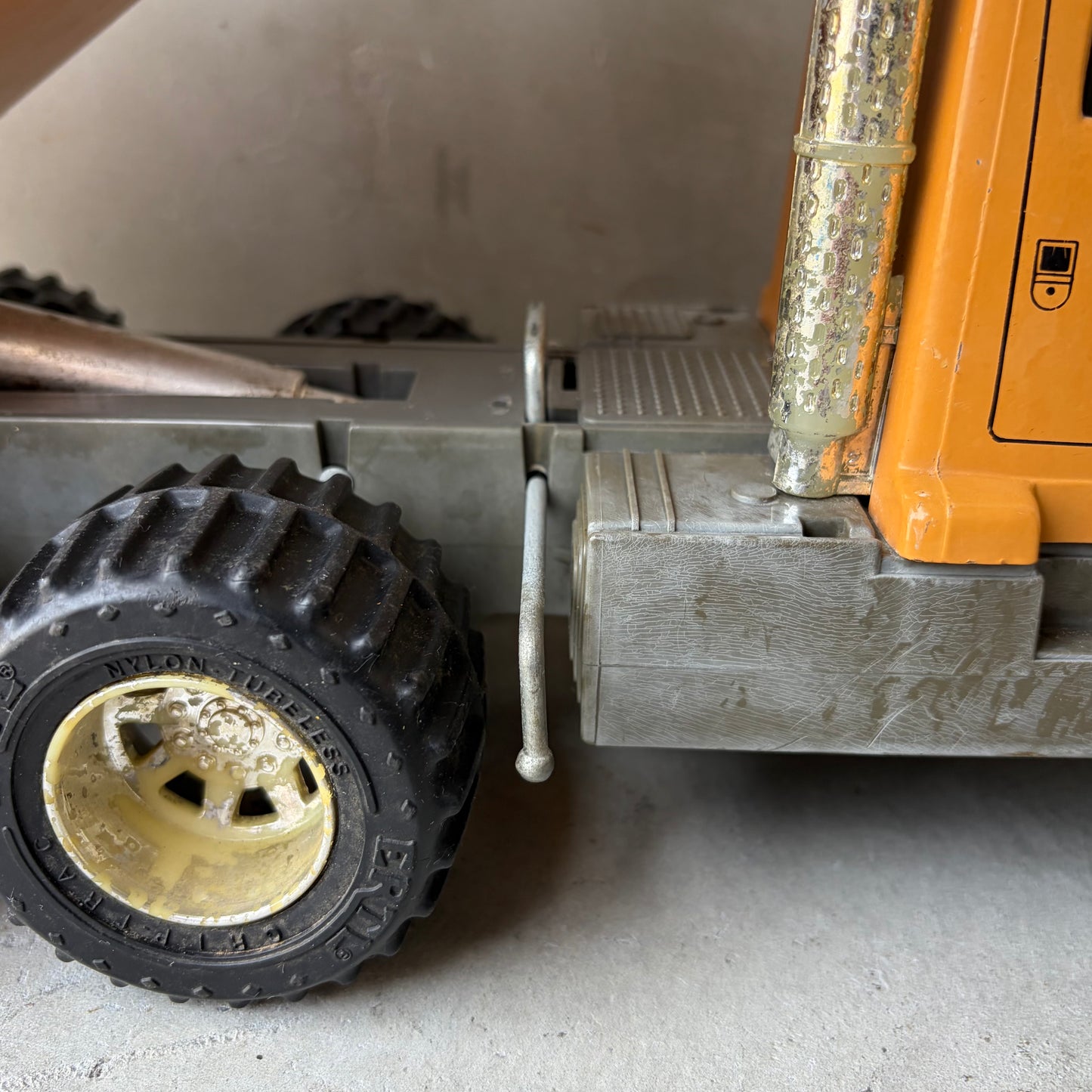【USA vintage】ERTL International McClinton Anchor Construction Automatic Dump Truck