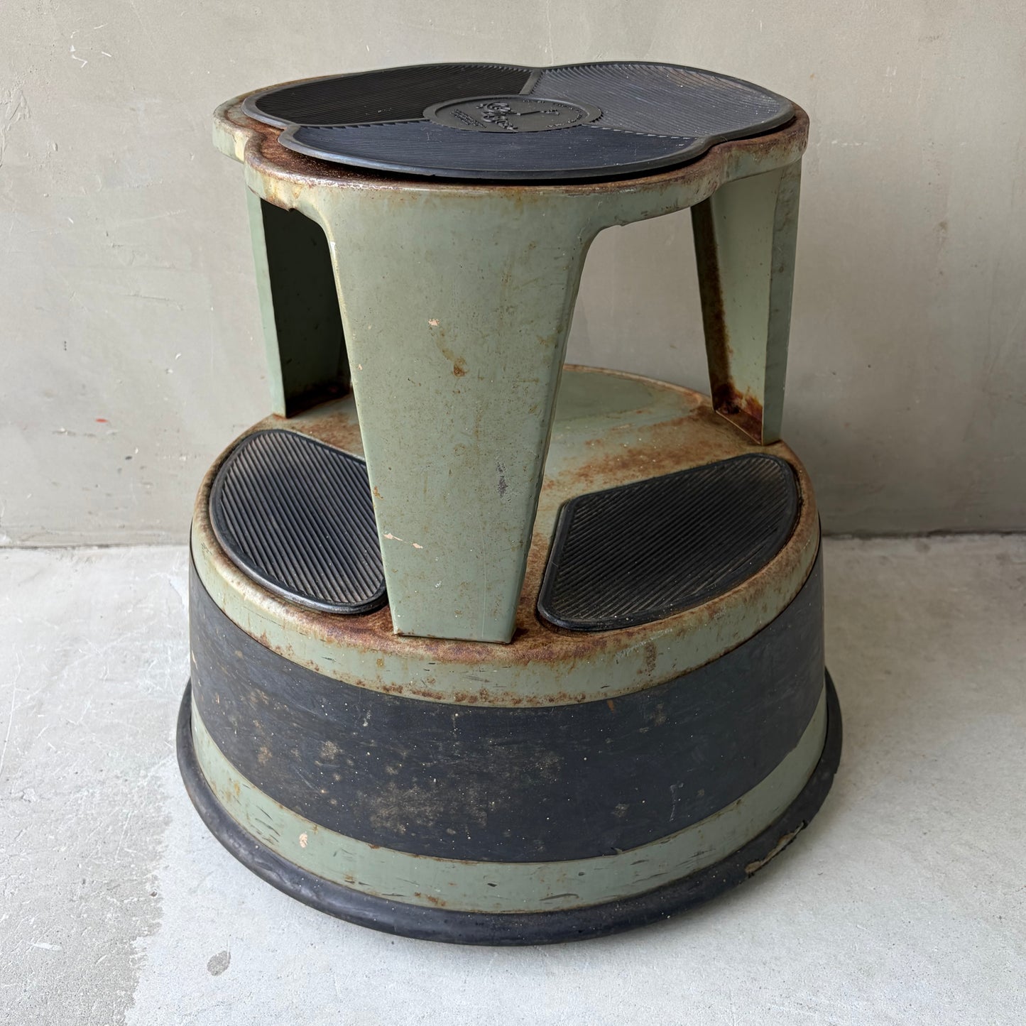 【60s USA vintage】Cramer  Kik-Step Stool