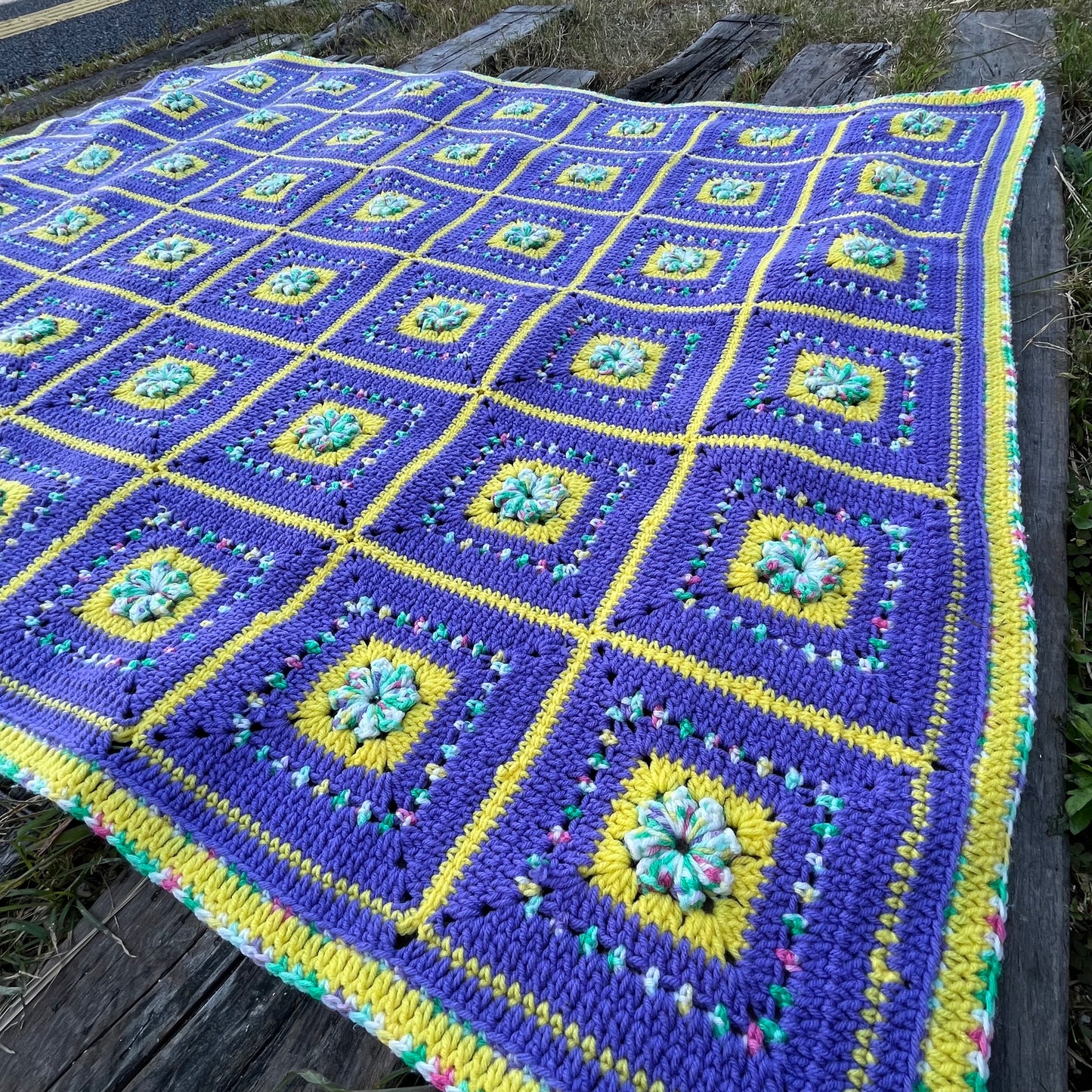 【USA vintage】Granny Blanket Purple & Flowers
