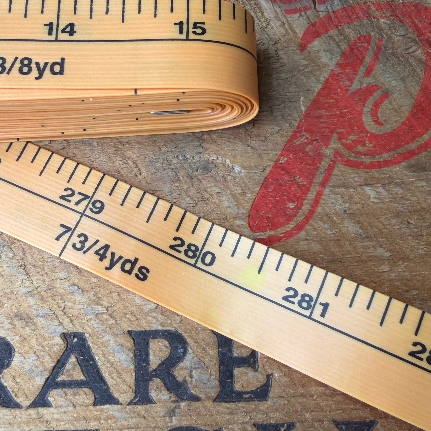 【USA】Dritz Quilted 288 inch Yard Tape Measure