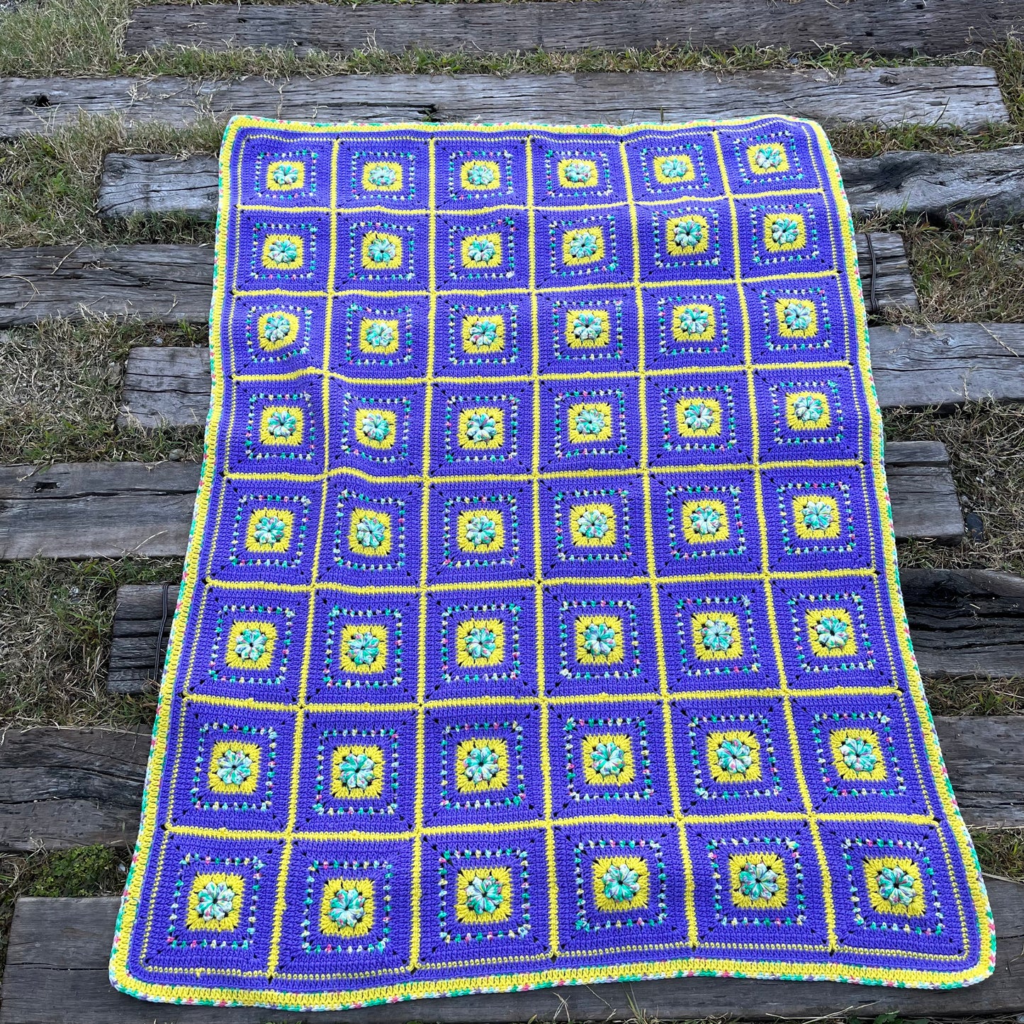 【USA vintage】Granny Blanket Purple & Flowers
