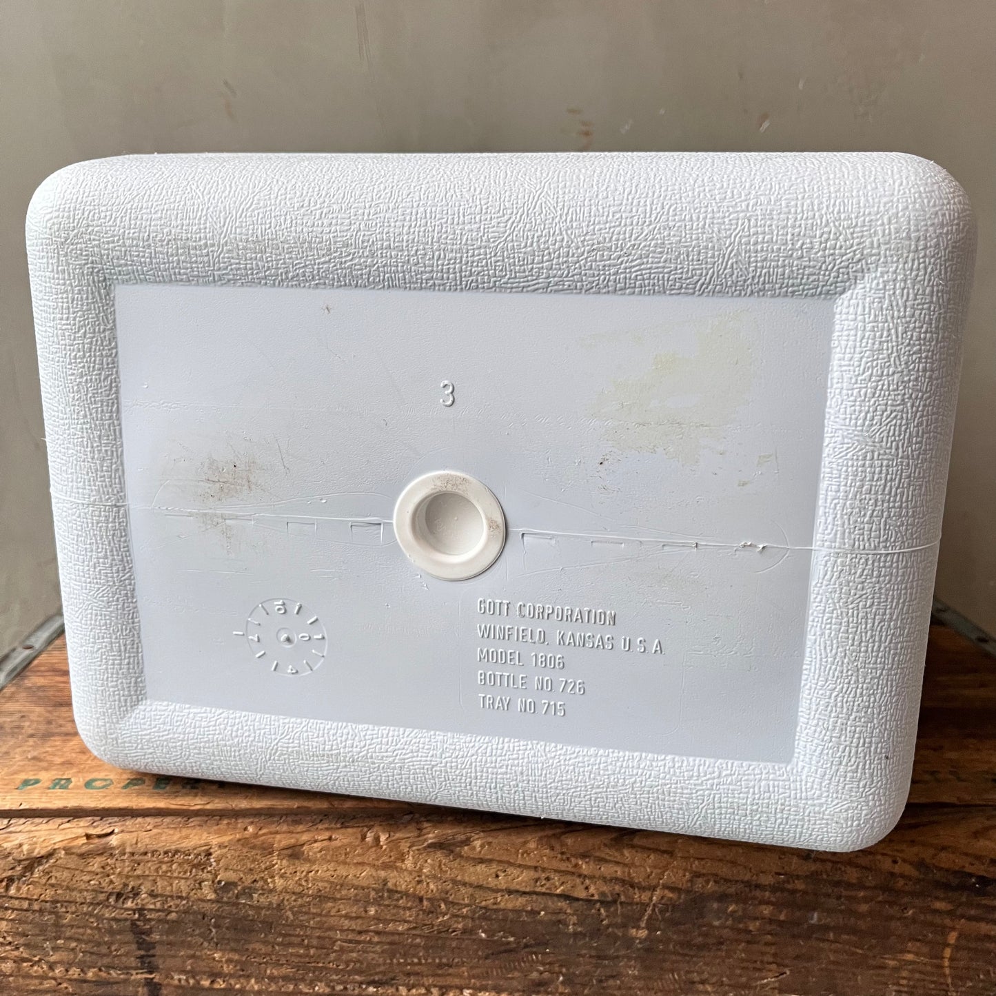 【USA vintage】90s Rubbermaid Aqua
クーラーボックス