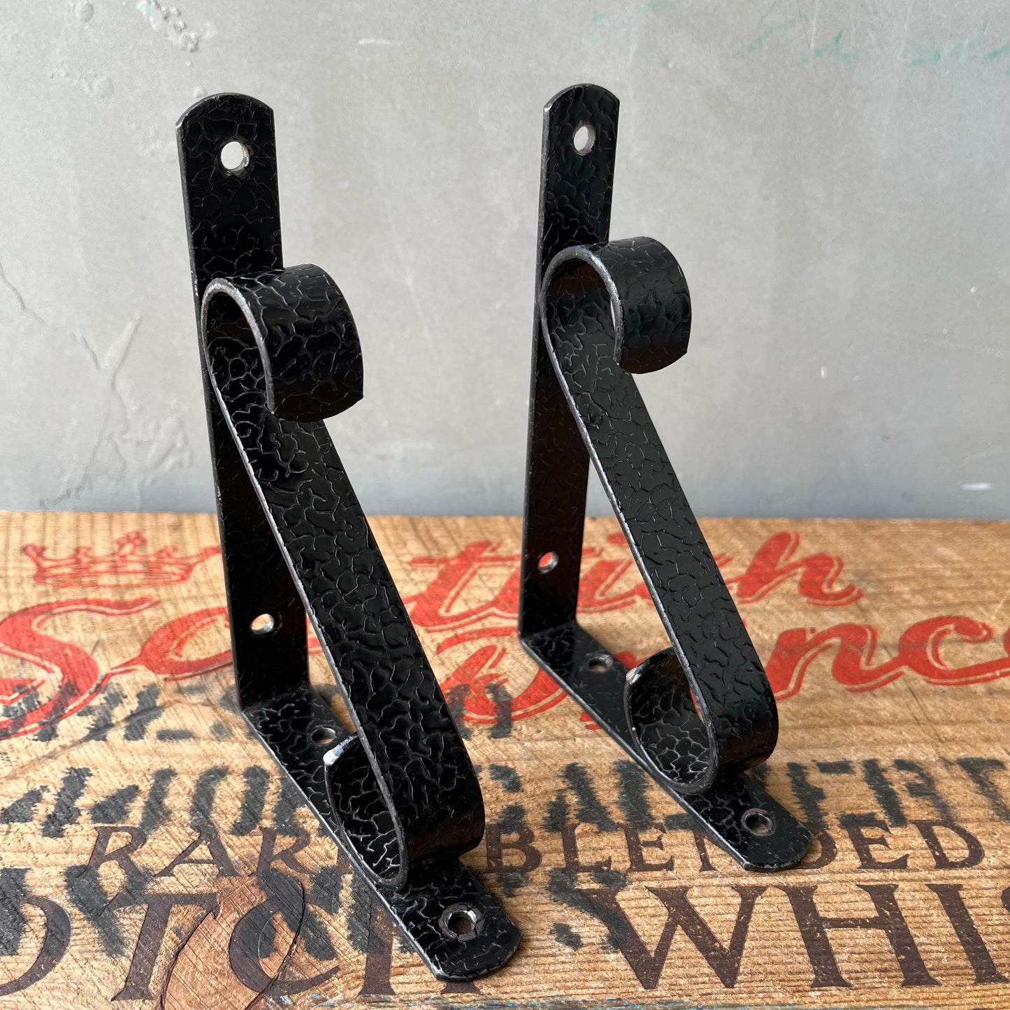 【USA vintage】Iron Bracket Black