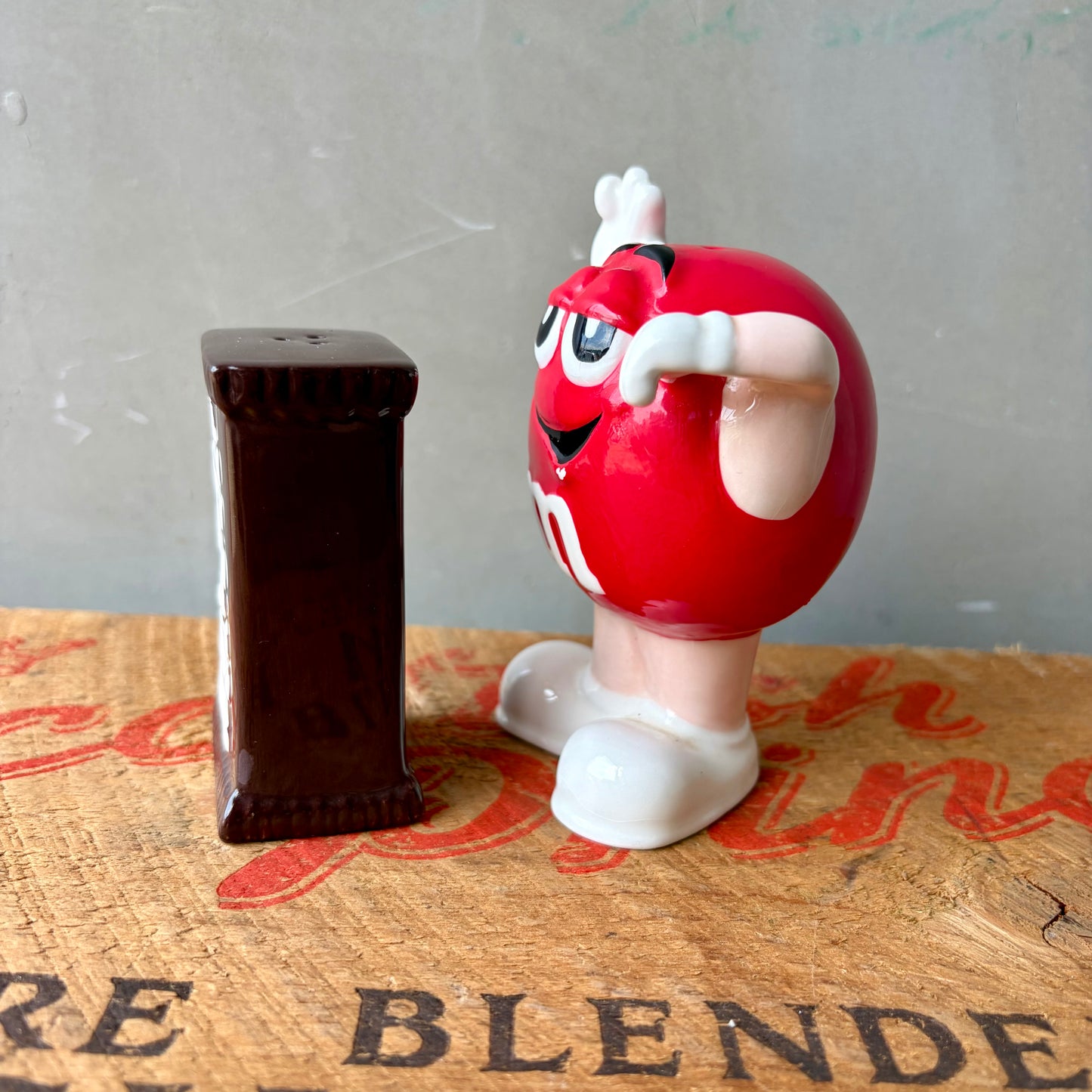 【USA vintage】M&M Candy Salt and Pepper Shakers