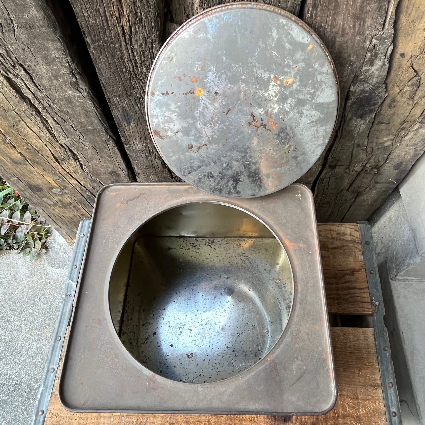 【vintage】“ROYAL BORINQUEN” TIN缶 レトロ缶