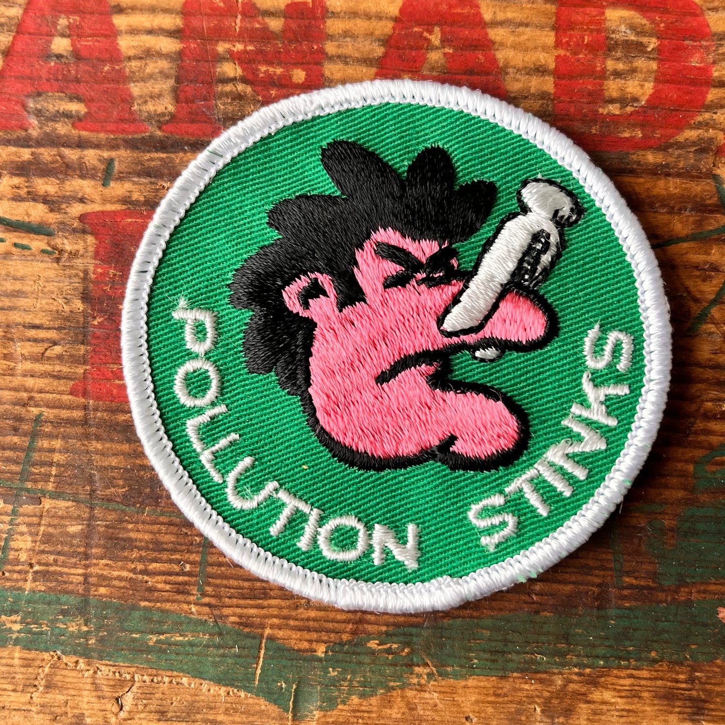 【USA vintage】ワッペン　POLLUTION STINKS