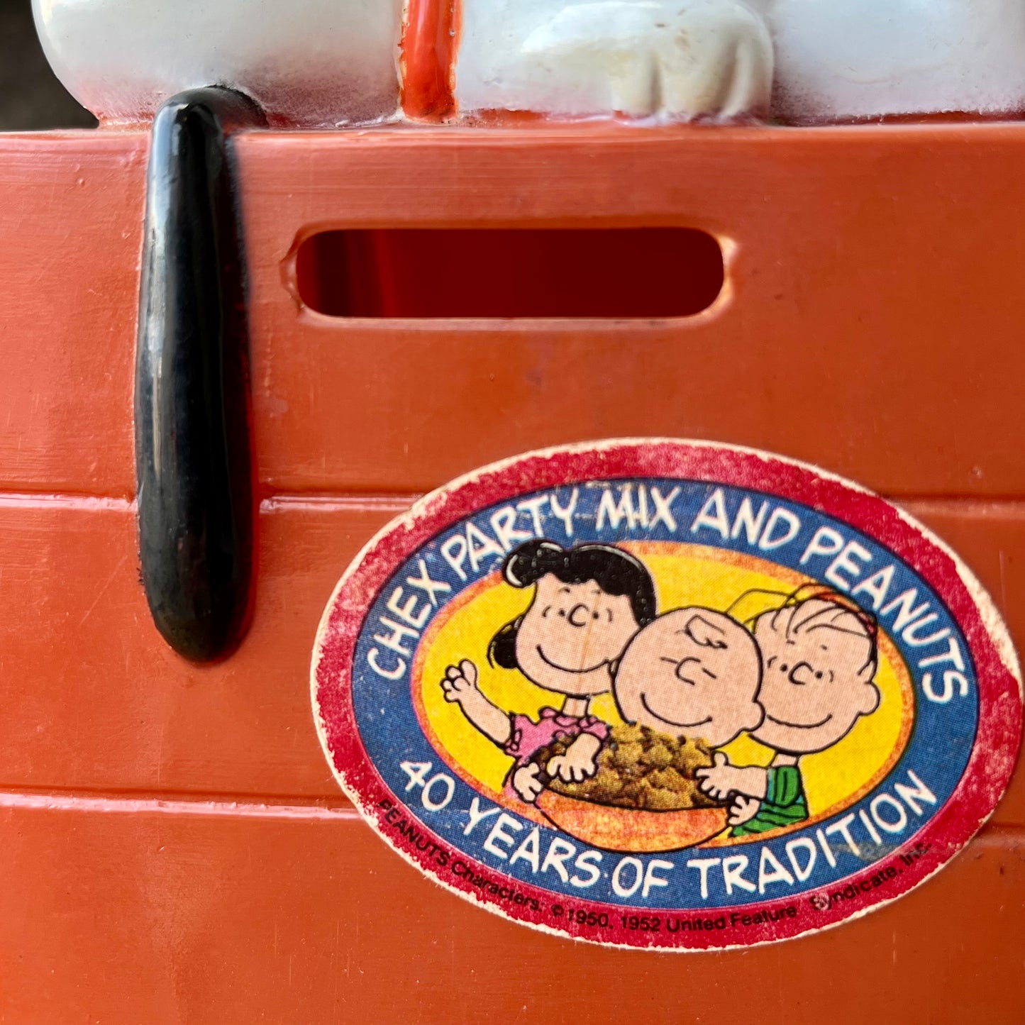 【USA vintage】Snoopy On Dog House Piggy Bank