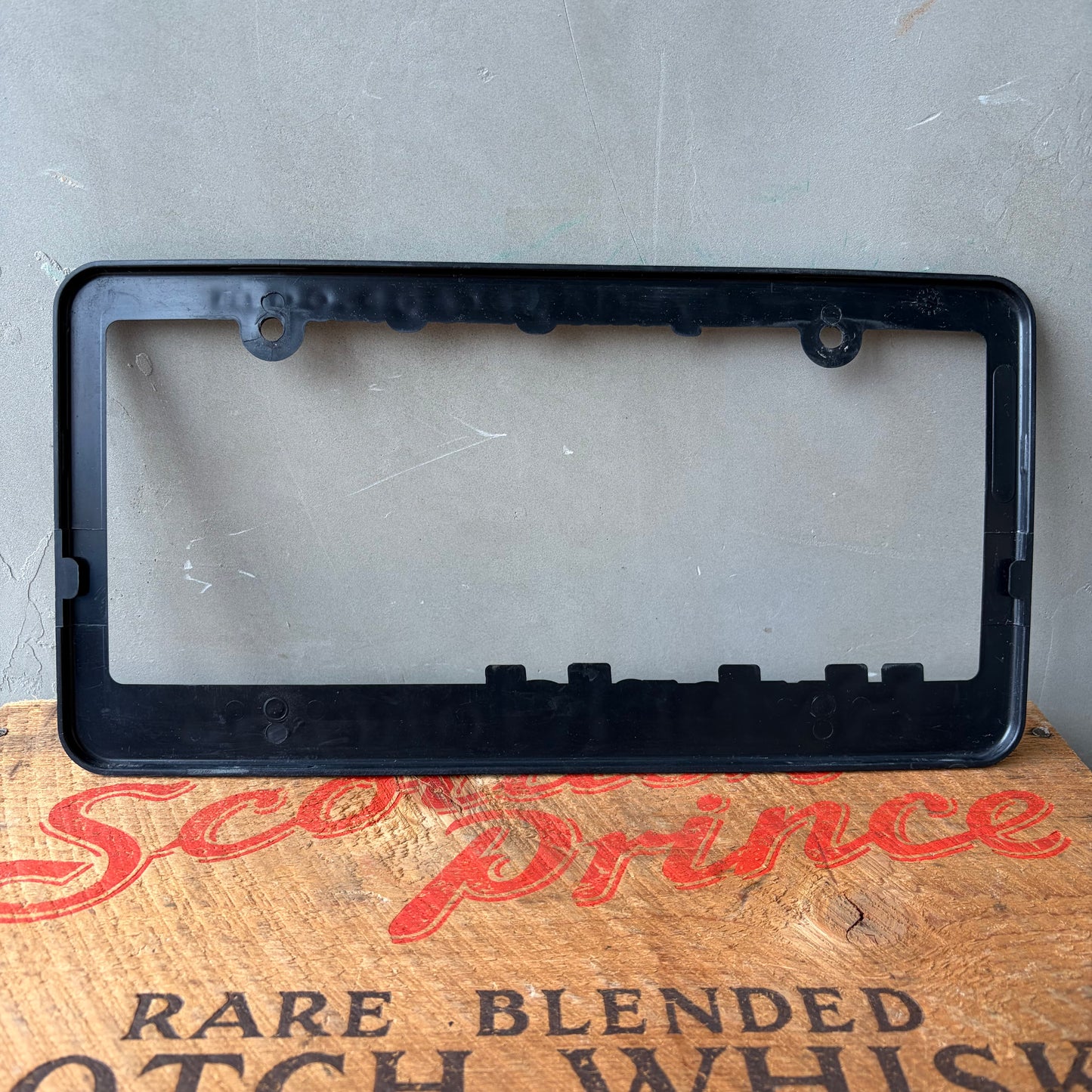 【USA vintage】Hybrid Garage Numberplate Holder