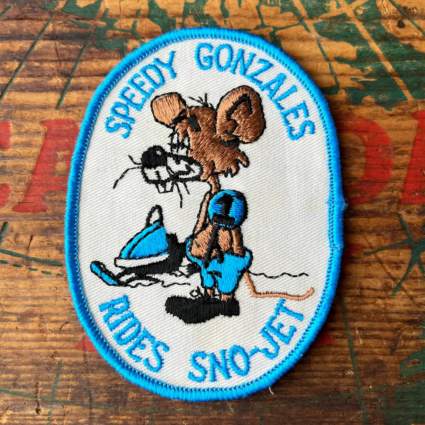 【USA vintage】 ワッペン SPEEDY GONZALES 
RIDES SNO-JET ブルー