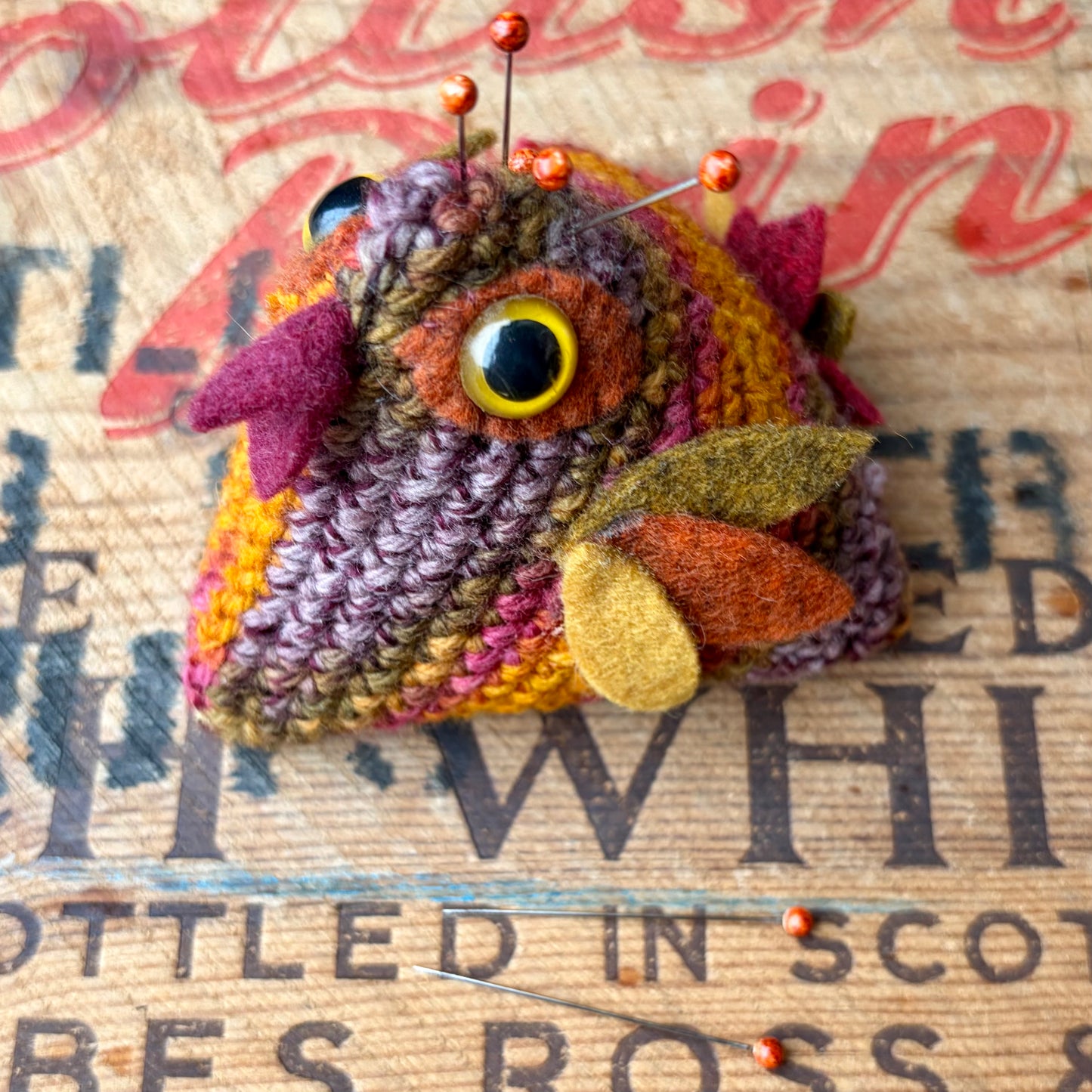 【USA vintage】Emotional Support Chicken ／ Pin Cushion