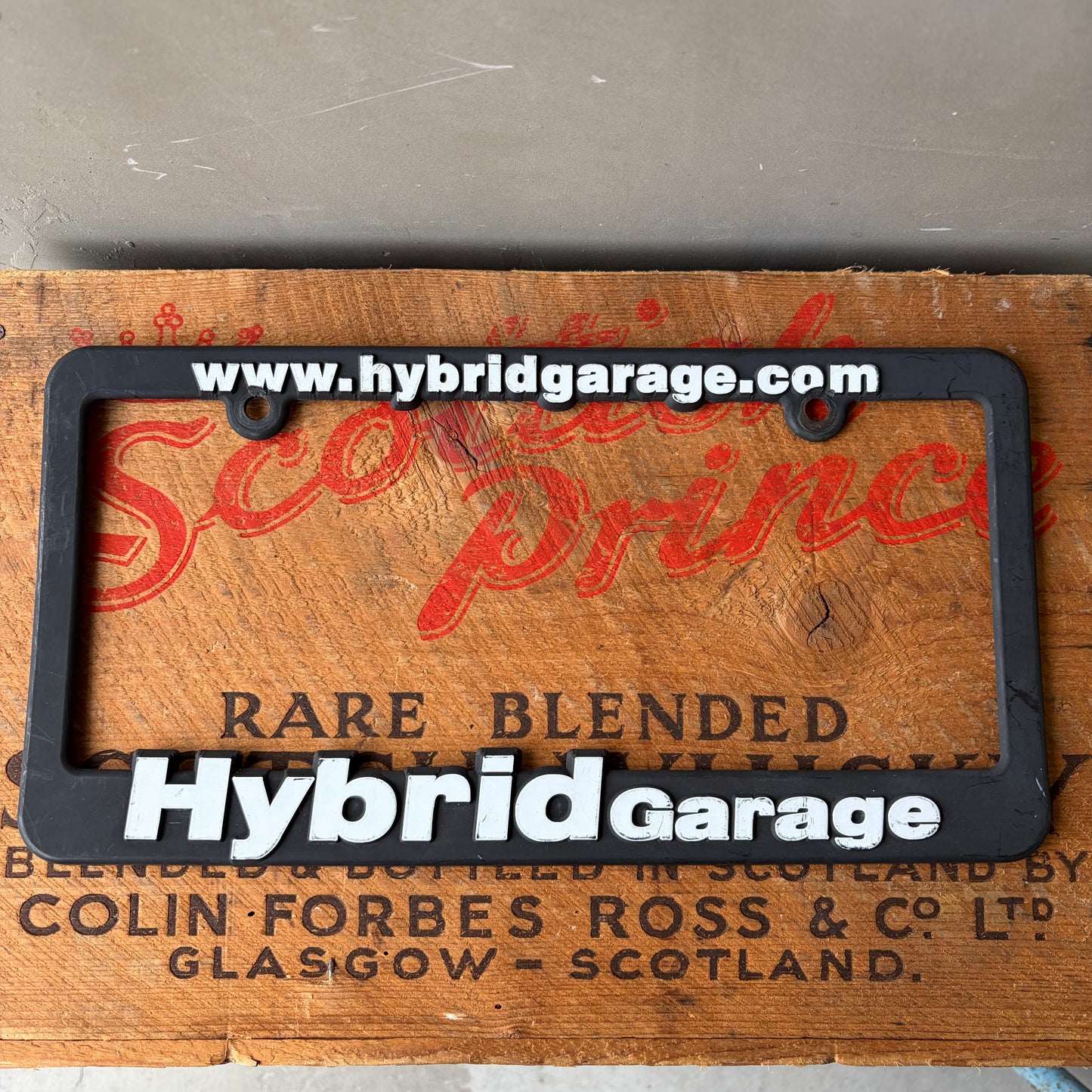 【USA vintage】Hybrid Garage Numberplate Holder