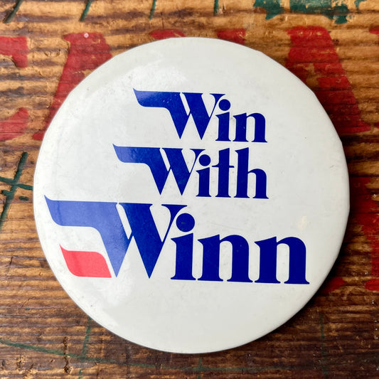 【USA vintage】缶バッジ　　Win With Winn