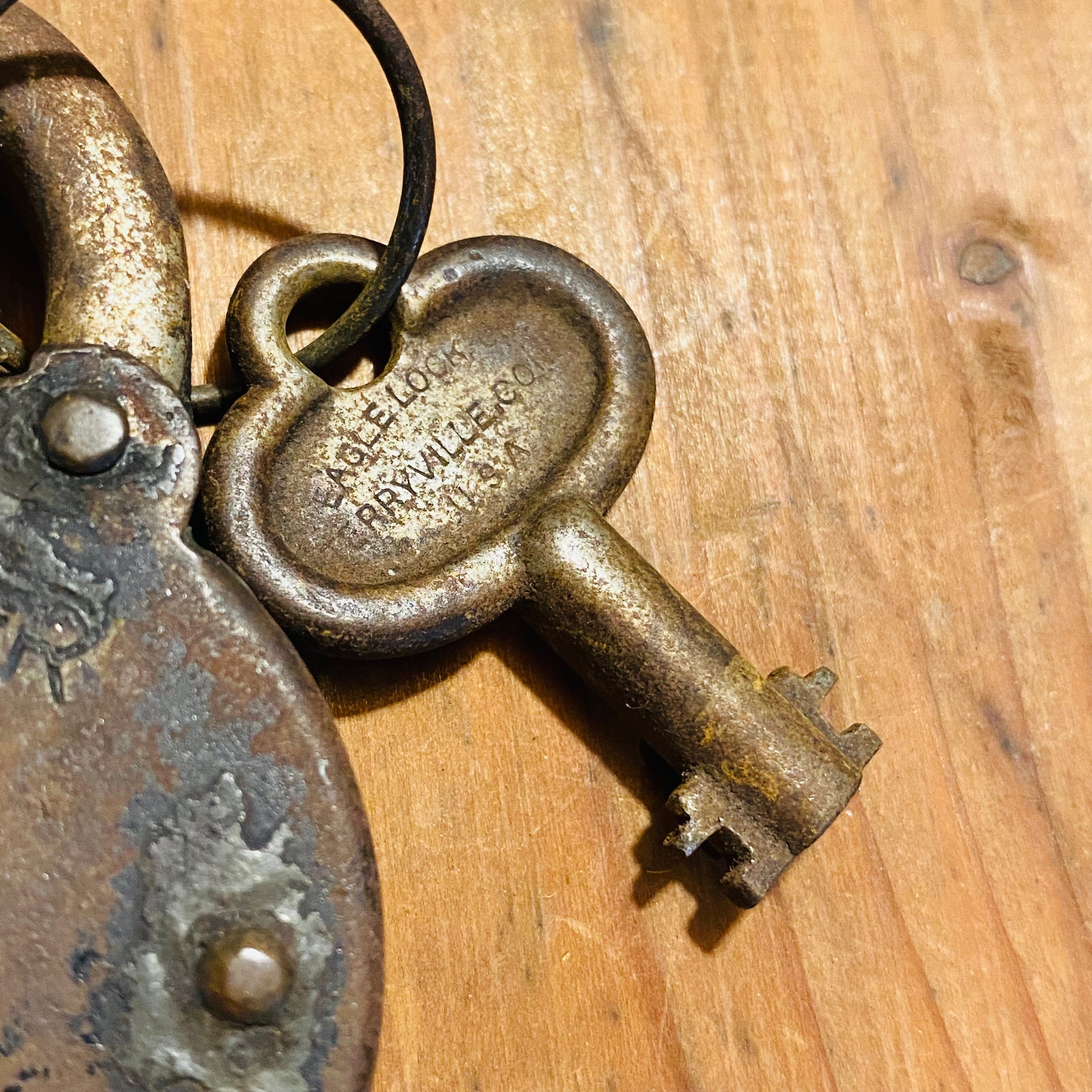 Vintage GUARD SECURITY Brass Padlock w/Original Key Working USA