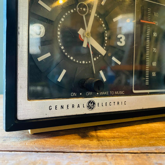 【1977USA vintage】GENERAL ELECTRIC 時計 ラジオ
