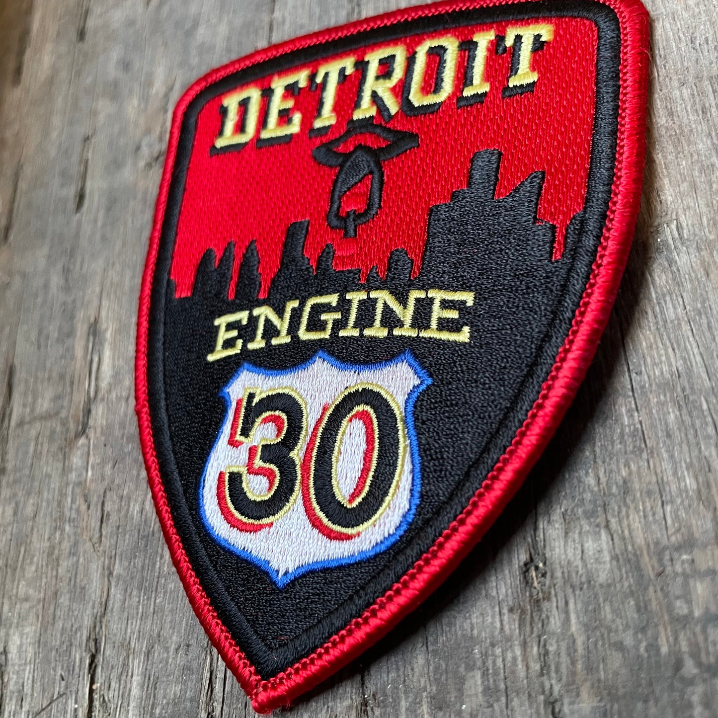 【USA vintage】　ワッペン　デトロイト消防署　デトロイトエンジン　刺繍ワッペン　DETROIT ENGINE