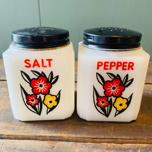 【 USA vintage】ミルクガラス ソルト&ペッパー セット