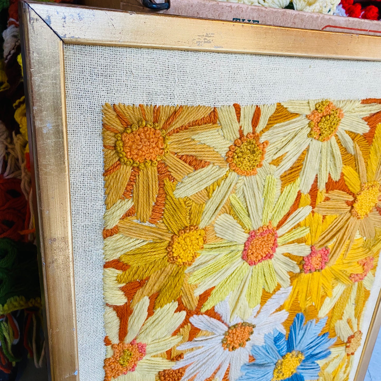 【1970s vintage】刺繍 花 ウォールデコ 壁掛け