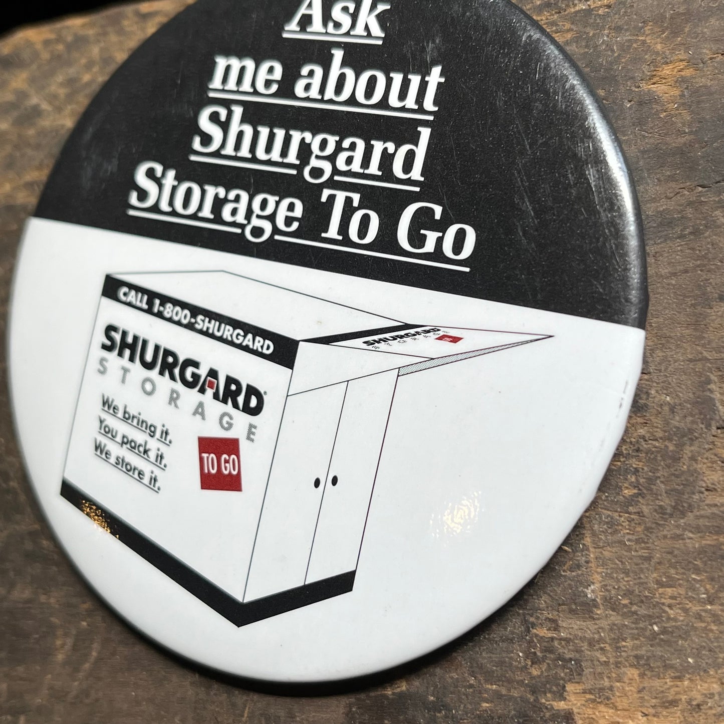 【USA vintage】缶バッジ　SHURGARD STORAGE