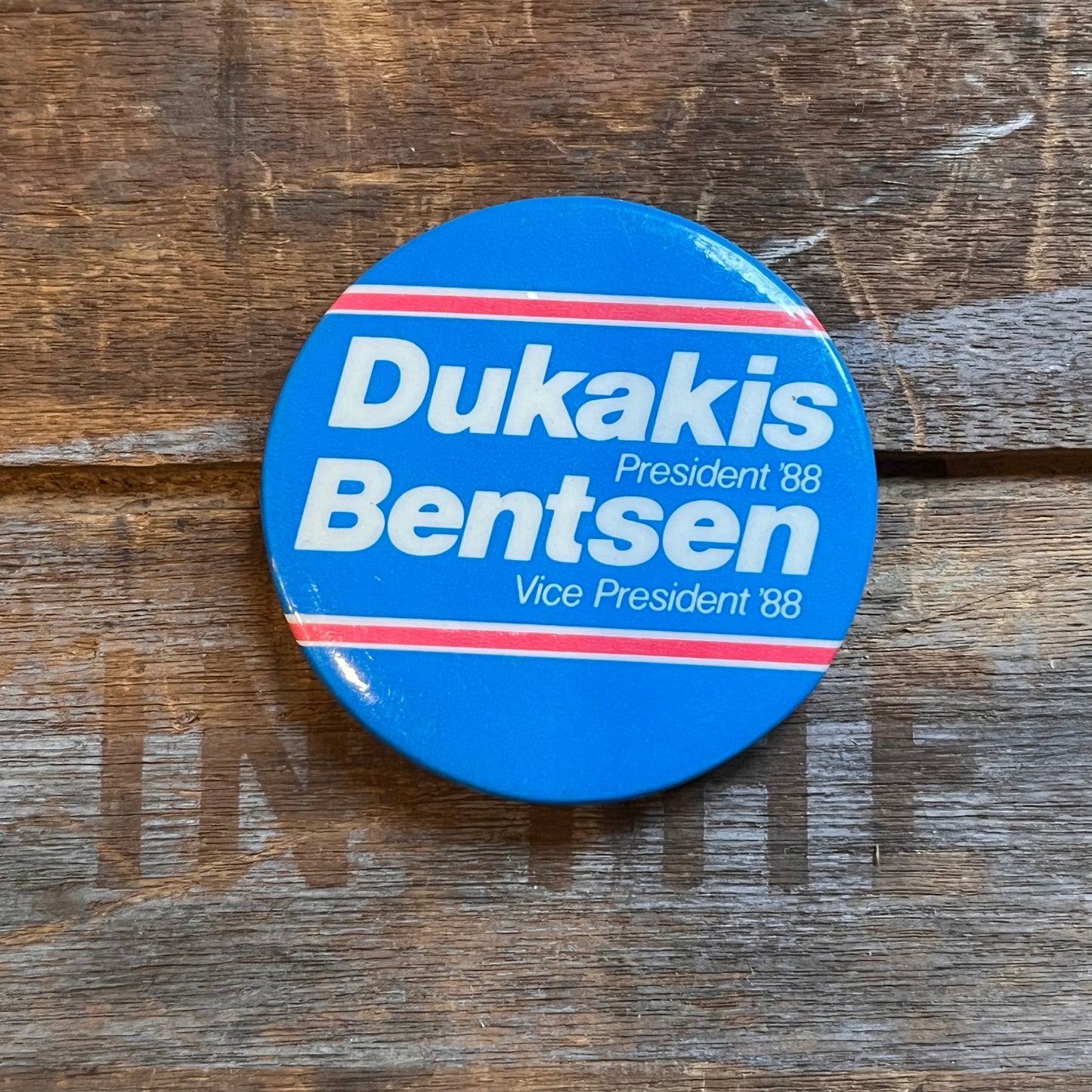 【USA vintage】缶バッジ　1988年大統領選挙キャンペーン　デュカキス（青）
