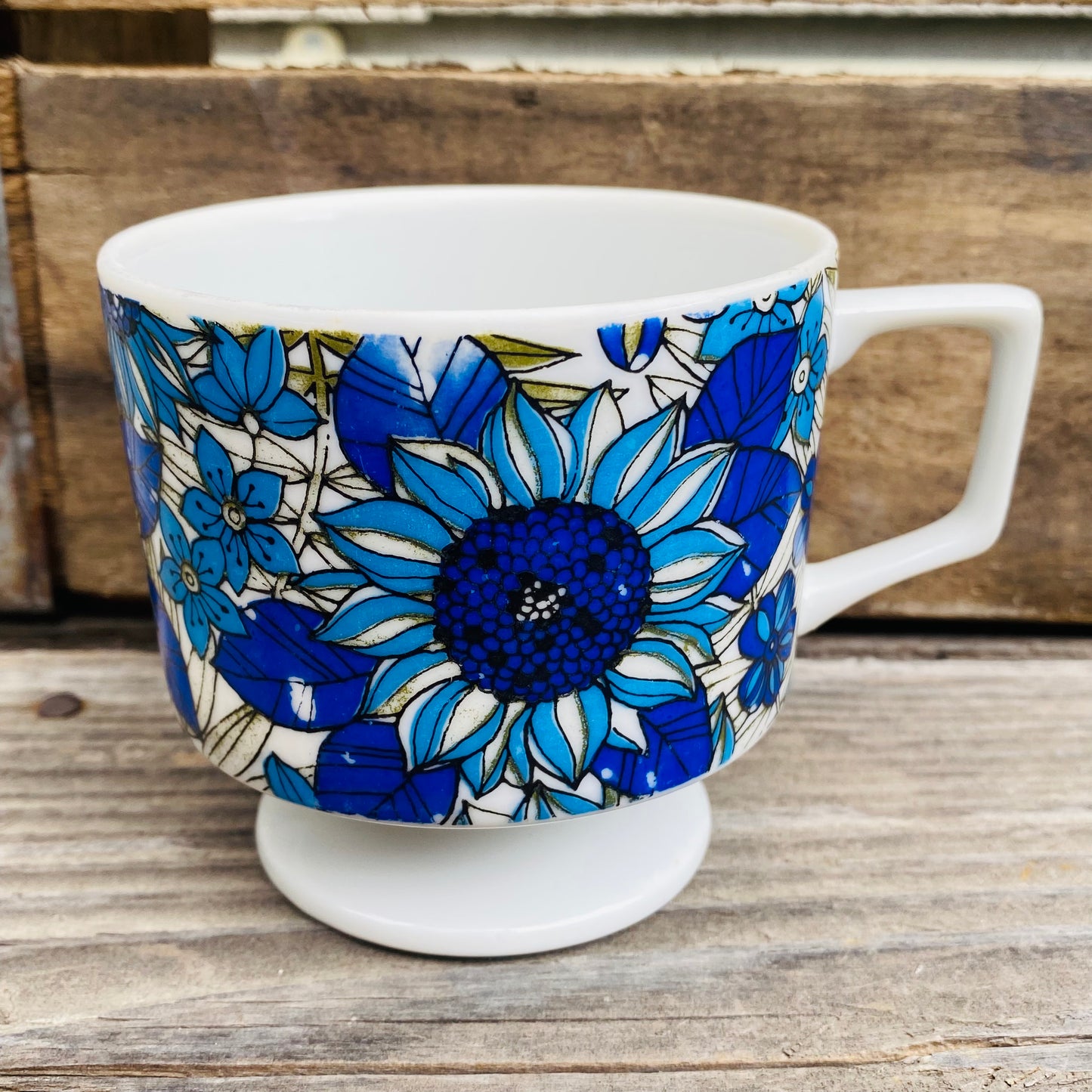【1960s vintage】レトロな花柄 足つき マグカップ ブルー