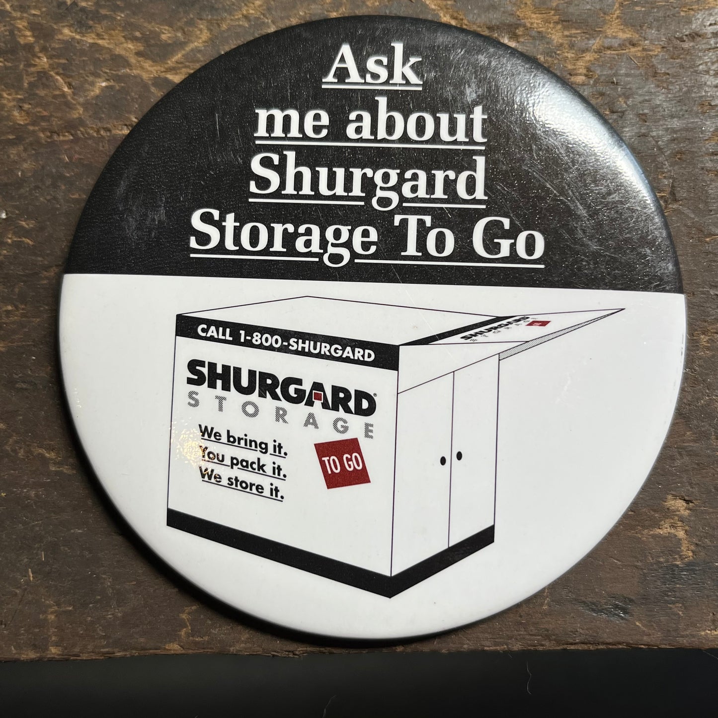 【USA vintage】缶バッジ　SHURGARD STORAGE