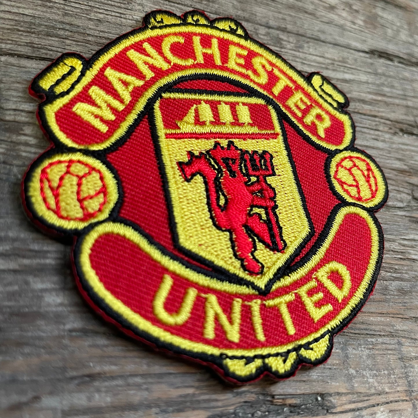 【マンチェスター ユナイテッド】　Manchester United ワッペン　刺繍ワッペン　アイロンワッペン　
