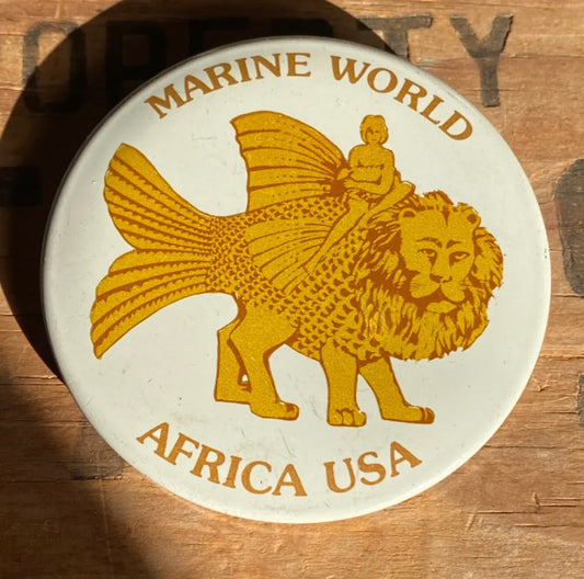 【vintage】缶バッジ Marine World