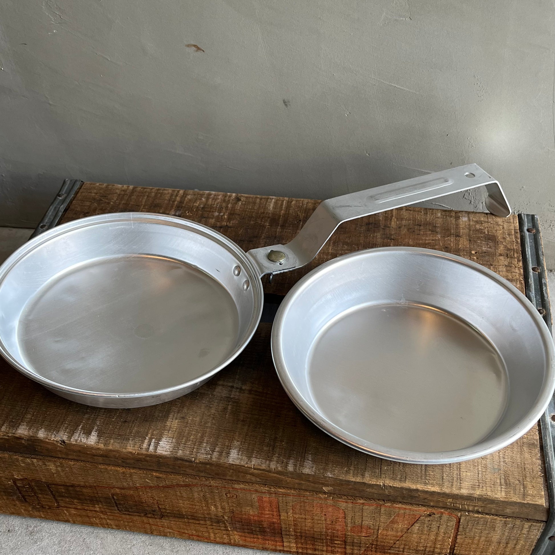 USA vintage】Coleman クッカーセット (アルミ) – 雑貨屋ポッポ USA vintage】Coleman クッカーセット (アルミ) – 雑貨屋ポッポ